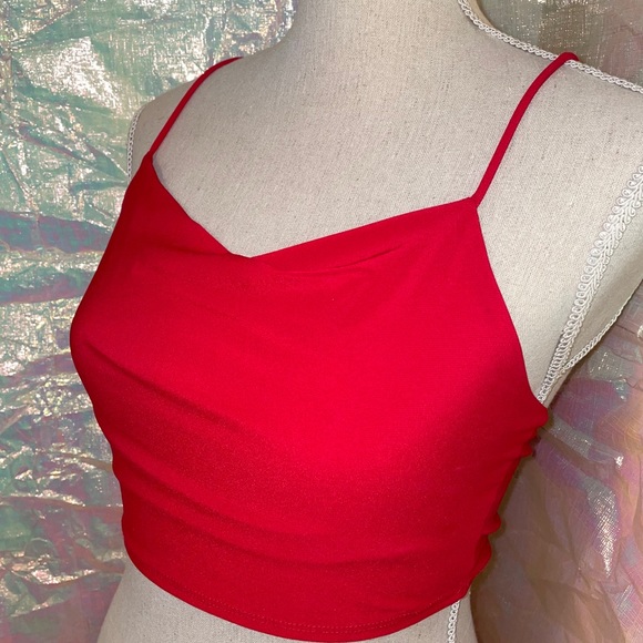 SUPER CUTE RED TOP - Picture 2 of 3